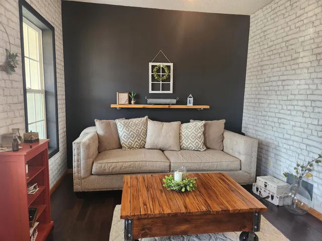 $4,100 | 20952 Hydra Court, Lakeville, MN 55044