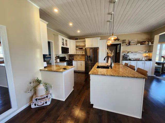 $4,100 | 20952 Hydra Court, Lakeville, MN 55044