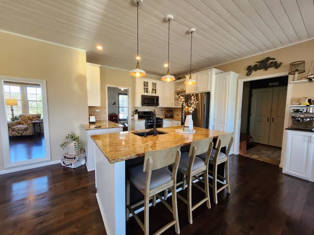 $4,100 | 20952 Hydra Court, Lakeville, MN 55044