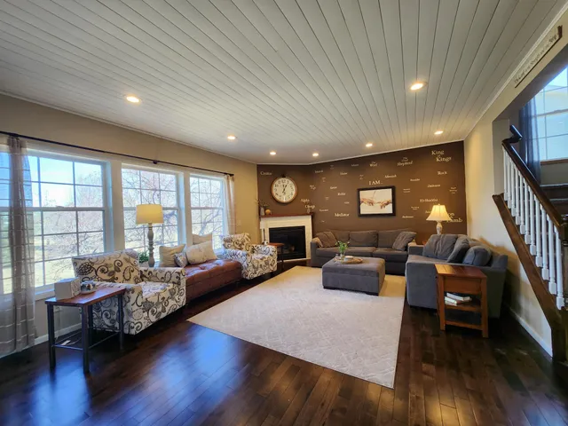 $4,100 | 20952 Hydra Court, Lakeville, MN 55044