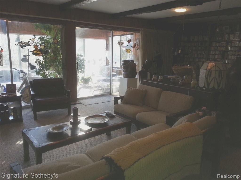 866 Rock Spring Road Bloomfield Hills, MI 48304 - Photo 7 of 21 20130206_145342.jpg