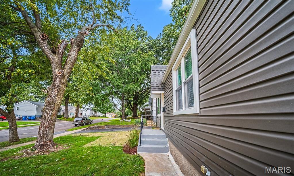 9425 Ridge Avenue St. Louis, MO 63114 - Photo 7 of 35 Gallery Image 7