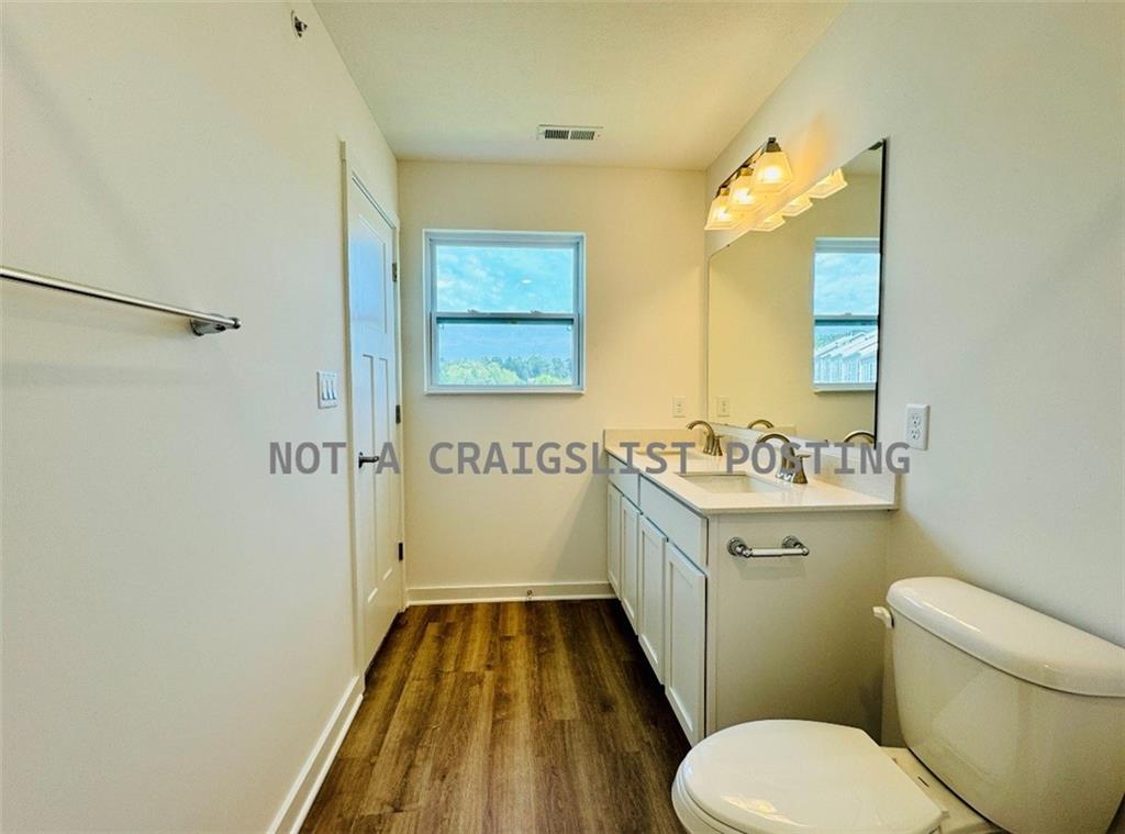 175 Lockheed Drive Coraopolis, PA 15108 - Photo 14 of 21 full bathroom off master bedroom