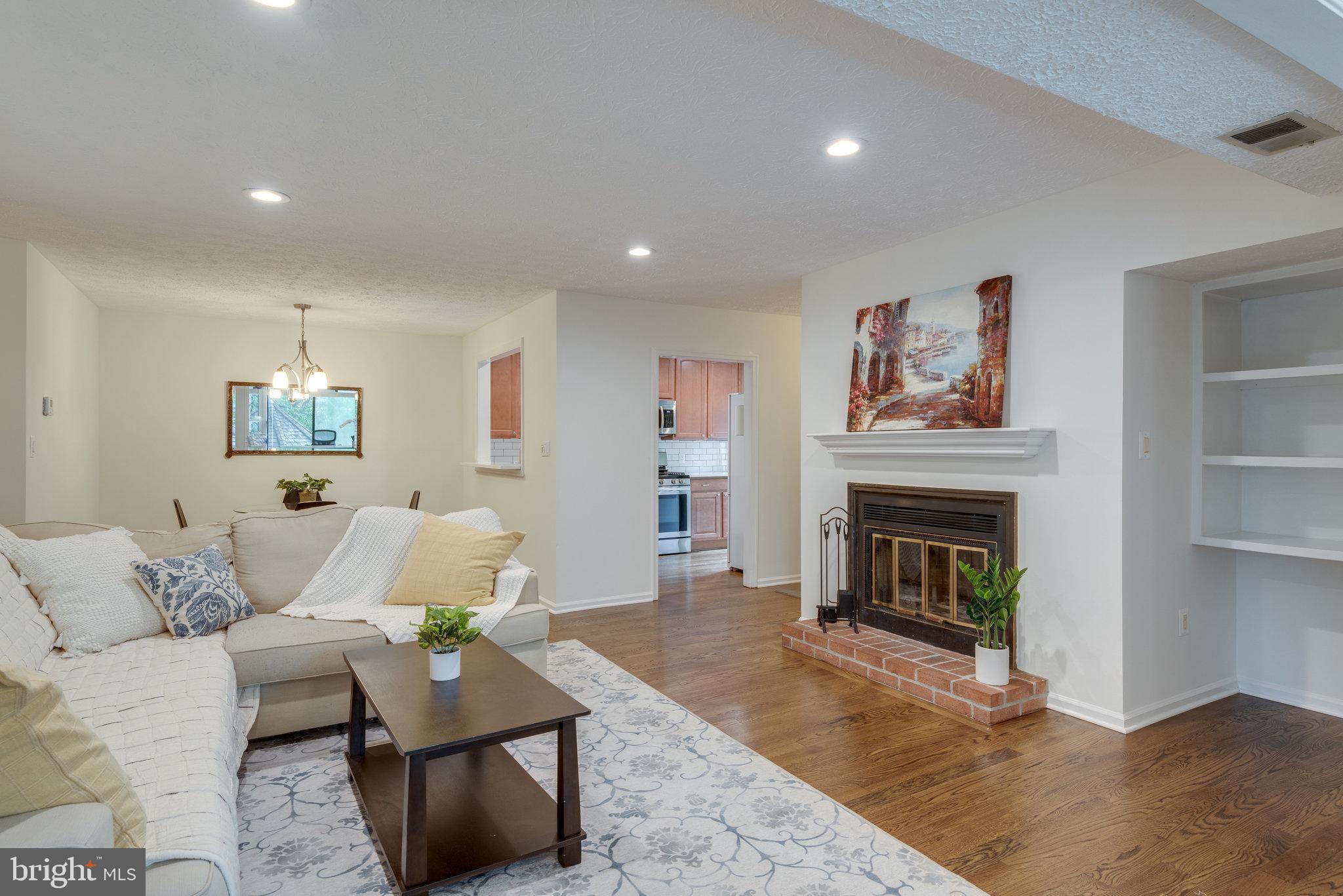 2247 Hunter's Run Drive Reston, VA 20191 - Photo 2 of 42 Gallery Image 2
