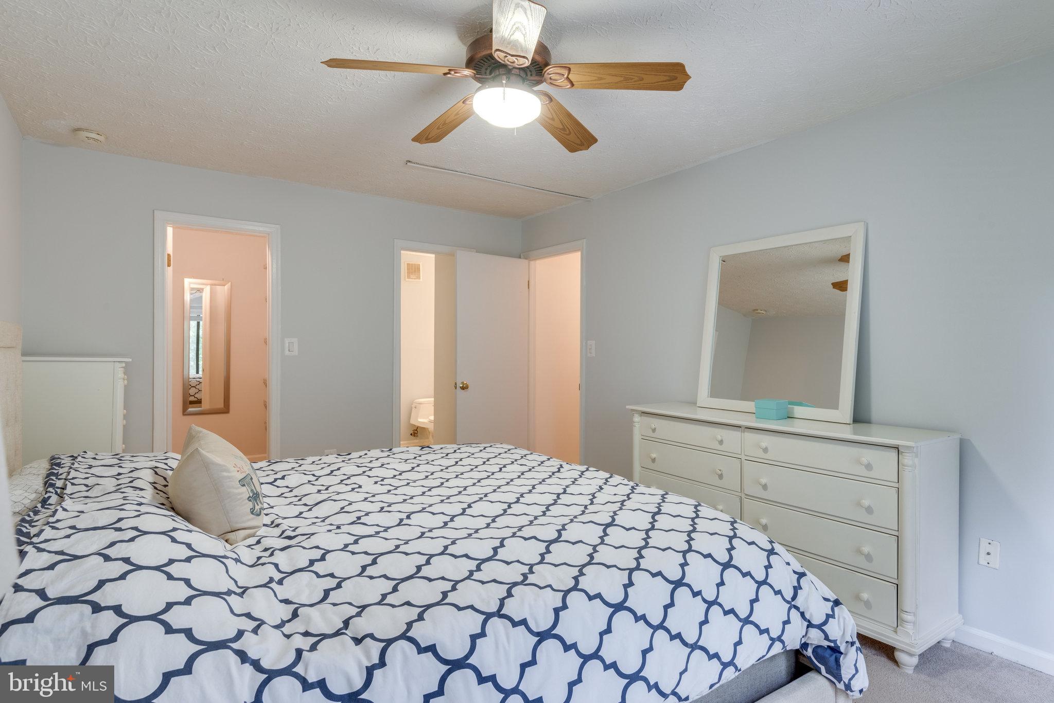2247 Hunter's Run Drive Reston, VA 20191 - Photo 16 of 42 Gallery Image 16