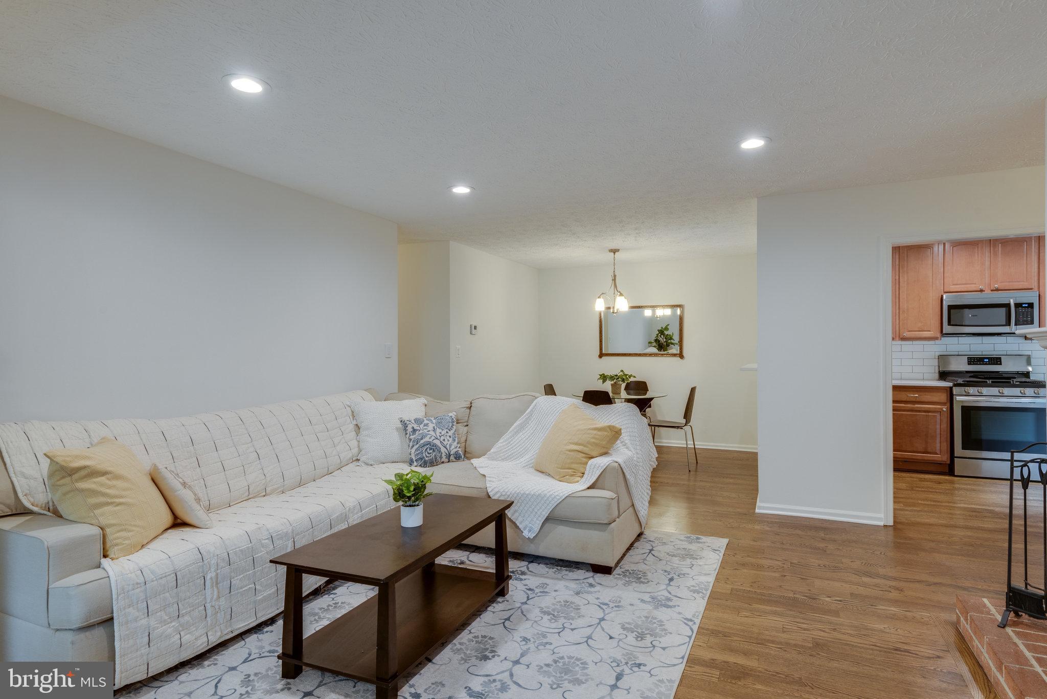 2247 Hunter's Run Drive Reston, VA 20191 - Photo 3 of 42 Gallery Image 3