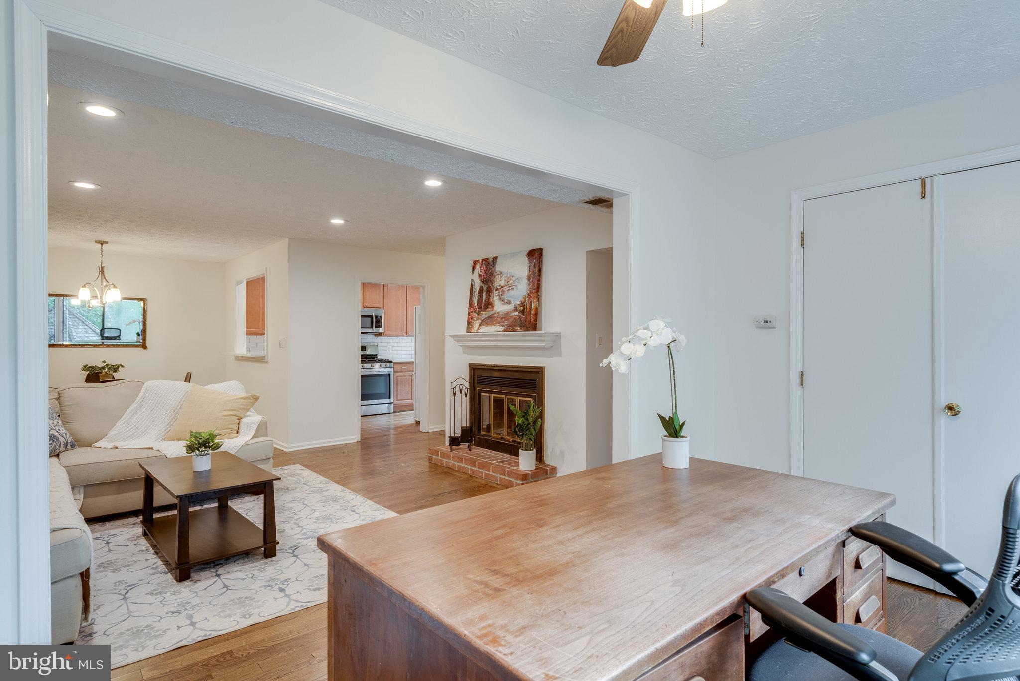 2247 Hunter's Run Drive Reston, VA 20191 - Photo 6 of 42 Gallery Image 6