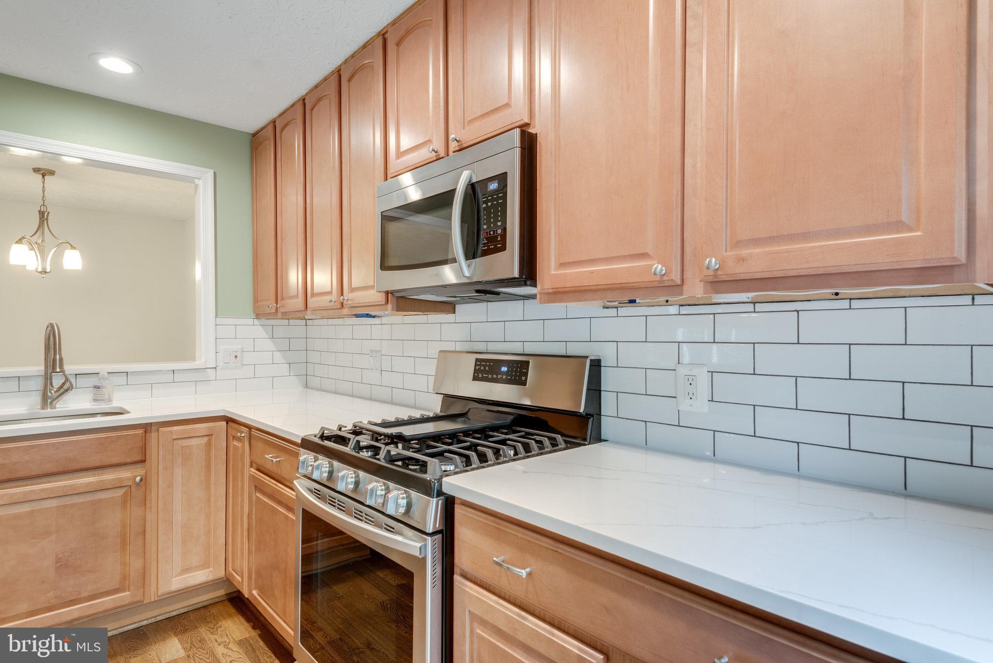 2247 Hunter's Run Drive Reston, VA 20191 - Photo 8 of 42 Gallery Image 8