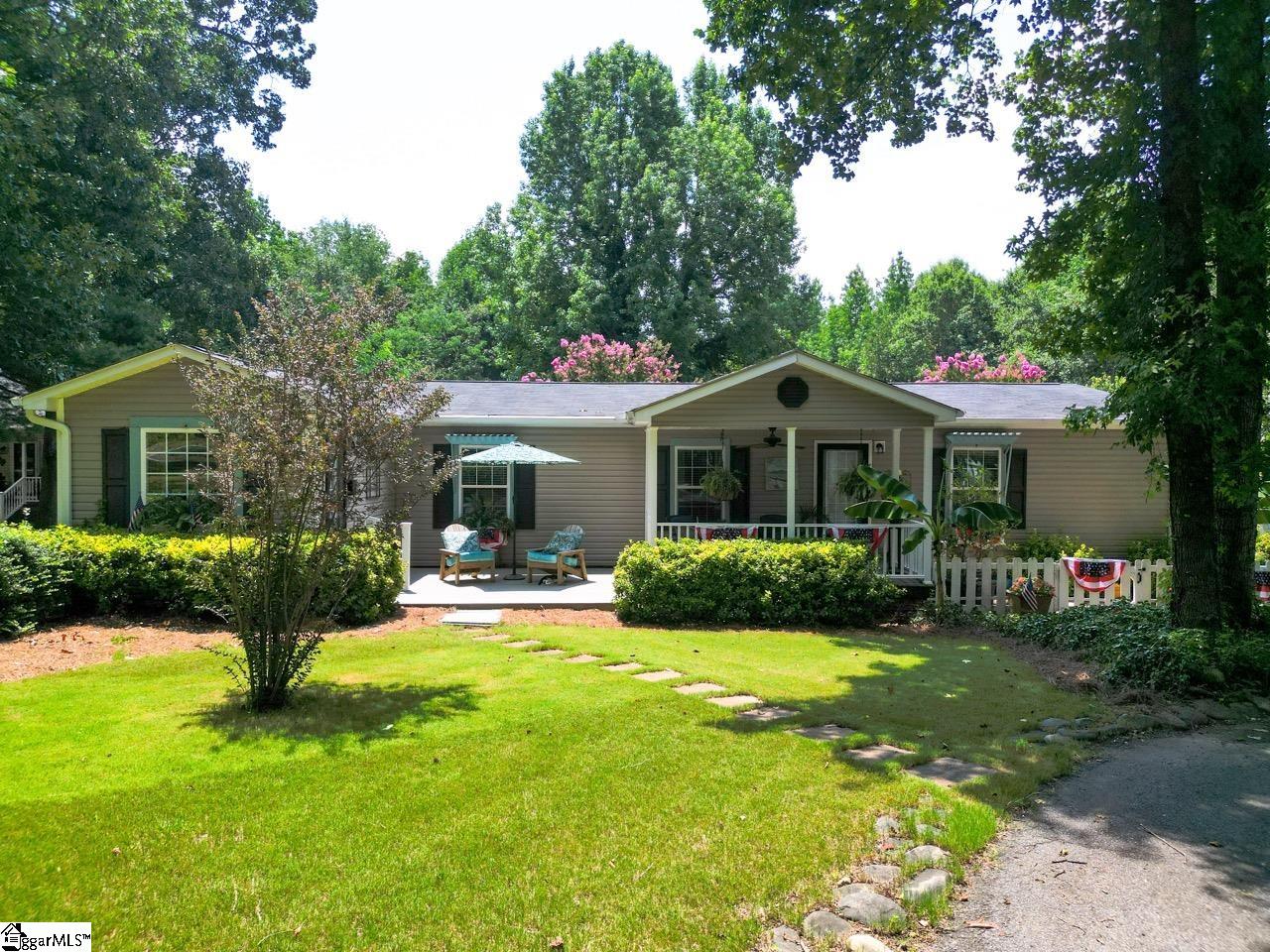 552 South Buckhorn Road Greenville, SC 29609 - Photo 2 of 32