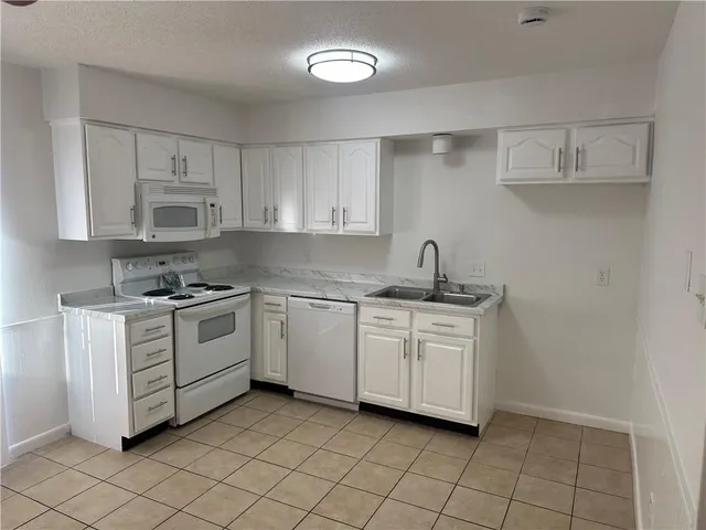 $1,350 | 2908 Tennessee Avenue, Unit B, Kenner, LA 70065