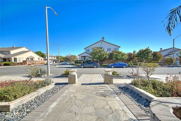 a view of entryway with interior