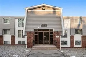 $174,900 | 300 Smithfield Road, Unit 553, North Providence, RI 02904