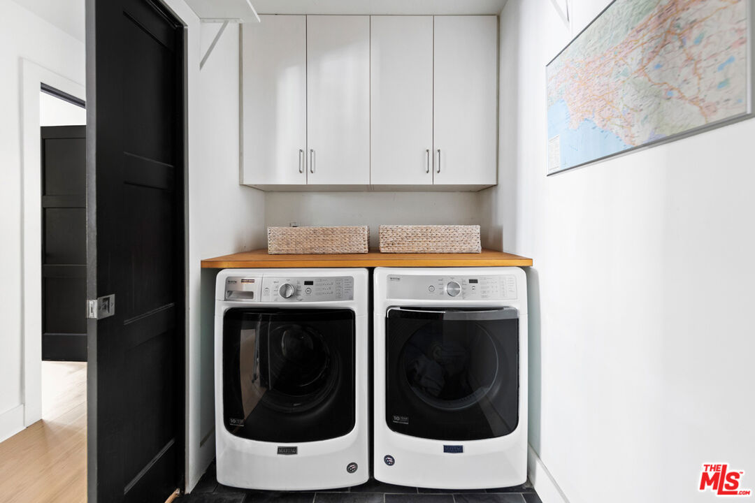 1101 Heatherside Road Pasadena, CA 91105 - Photo 23 of 44 a view of washer and dryer