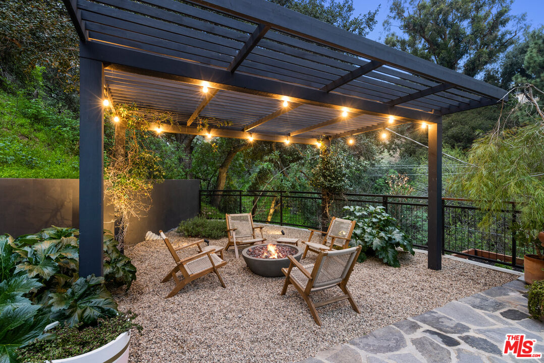 1101 Heatherside Road Pasadena, CA 91105 - Photo 42 of 44 a patio with patio lots of furniture and garden