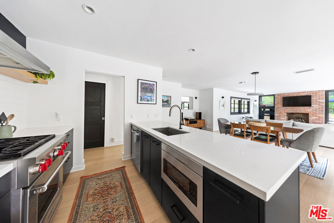 1101 Heatherside Road Pasadena, CA 91105 - Photo 9 of 44