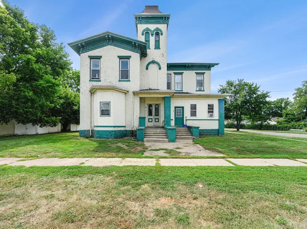 $432,000 | 200 East Chicago Road, White Pigeon, MI 49099