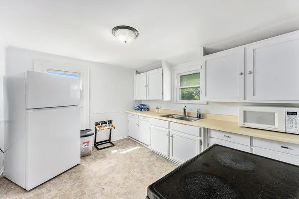 $432,000 | 200 East Chicago Road, White Pigeon, MI 49099