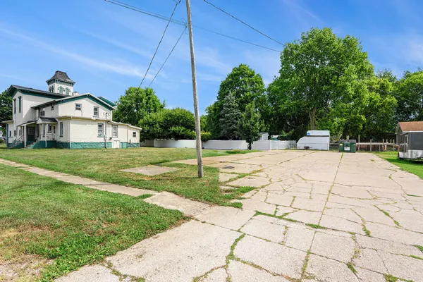 $432,000 | 200 East Chicago Road, White Pigeon, MI 49099