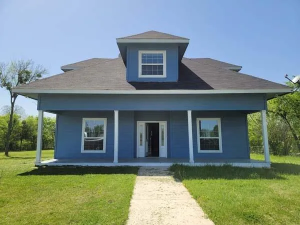 $2,300 | 209 Campus Street, Ferris, TX 75125