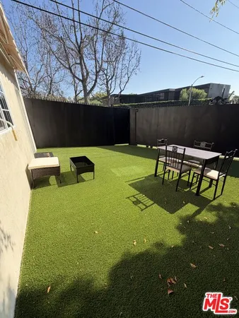 $3,600 | 602-602.5 North Maple Drive, Unit 602 5, Beverly Hills, CA 90210