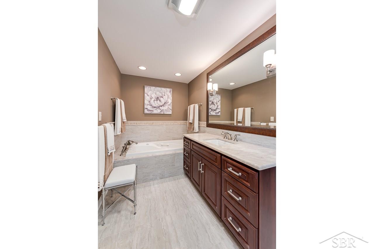 16 Edgewood Road Saginaw, MI 48602 - Photo 16 of 30 31359474-15.JPG