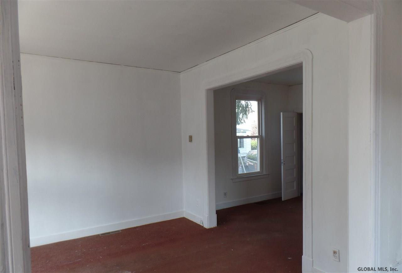 833 Holland Road Schenectady, NY 12303 - Photo 5 of 12 Photo 5