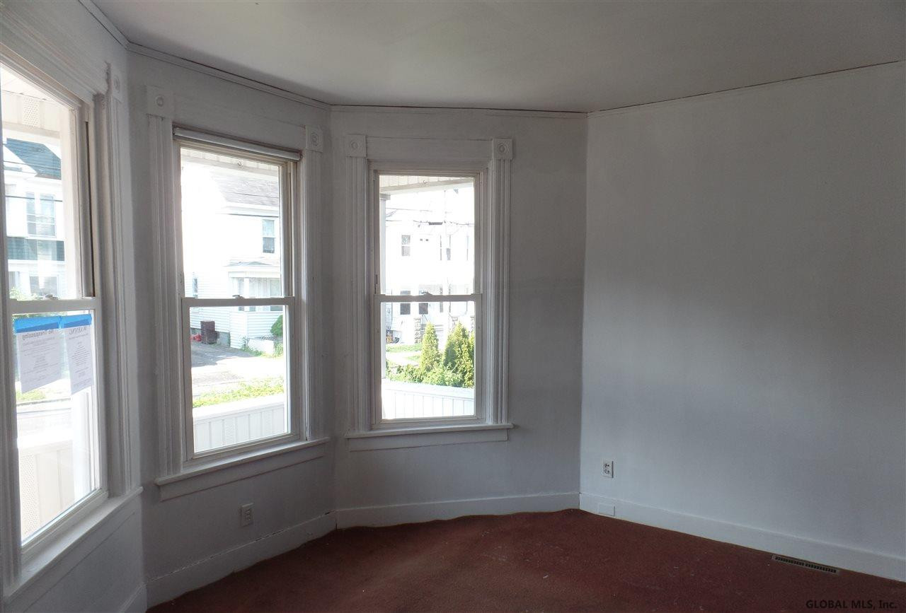 833 Holland Road Schenectady, NY 12303 - Photo 6 of 12 Photo 6