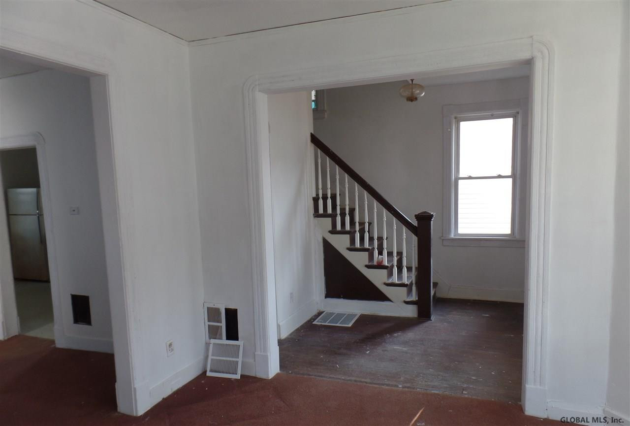 833 Holland Road Schenectady, NY 12303 - Photo 7 of 12 Photo 7