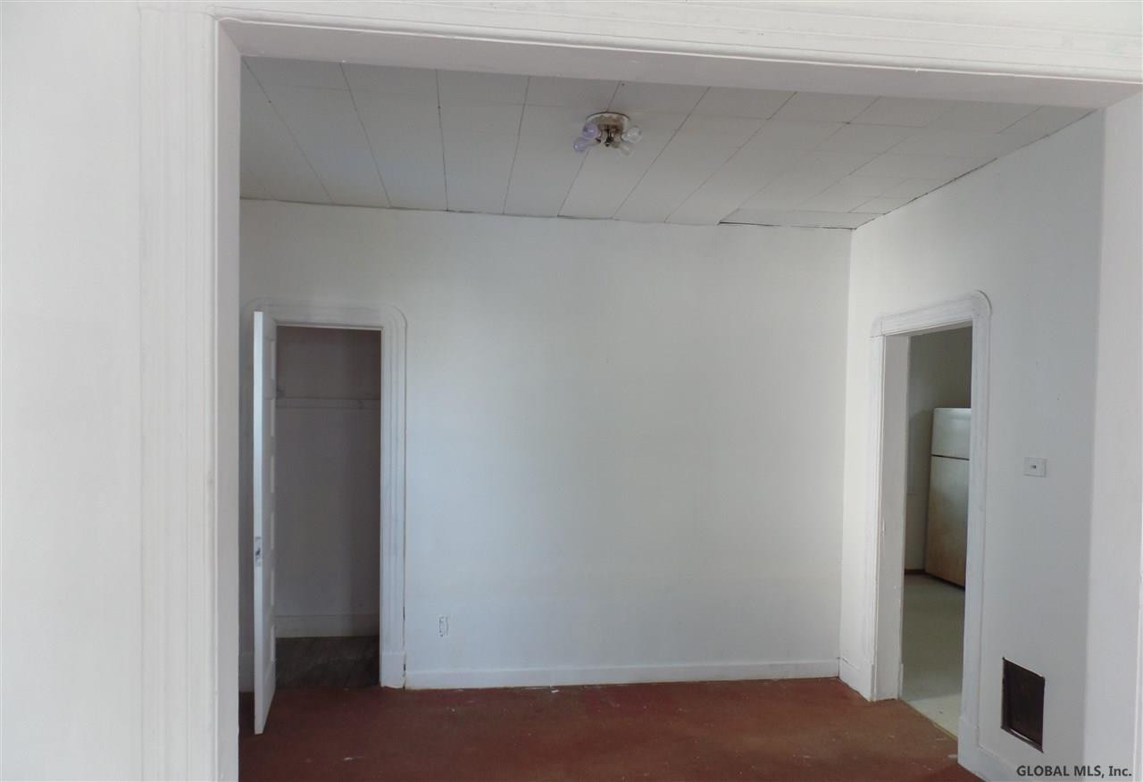 833 Holland Road Schenectady, NY 12303 - Photo 8 of 12 Photo 8