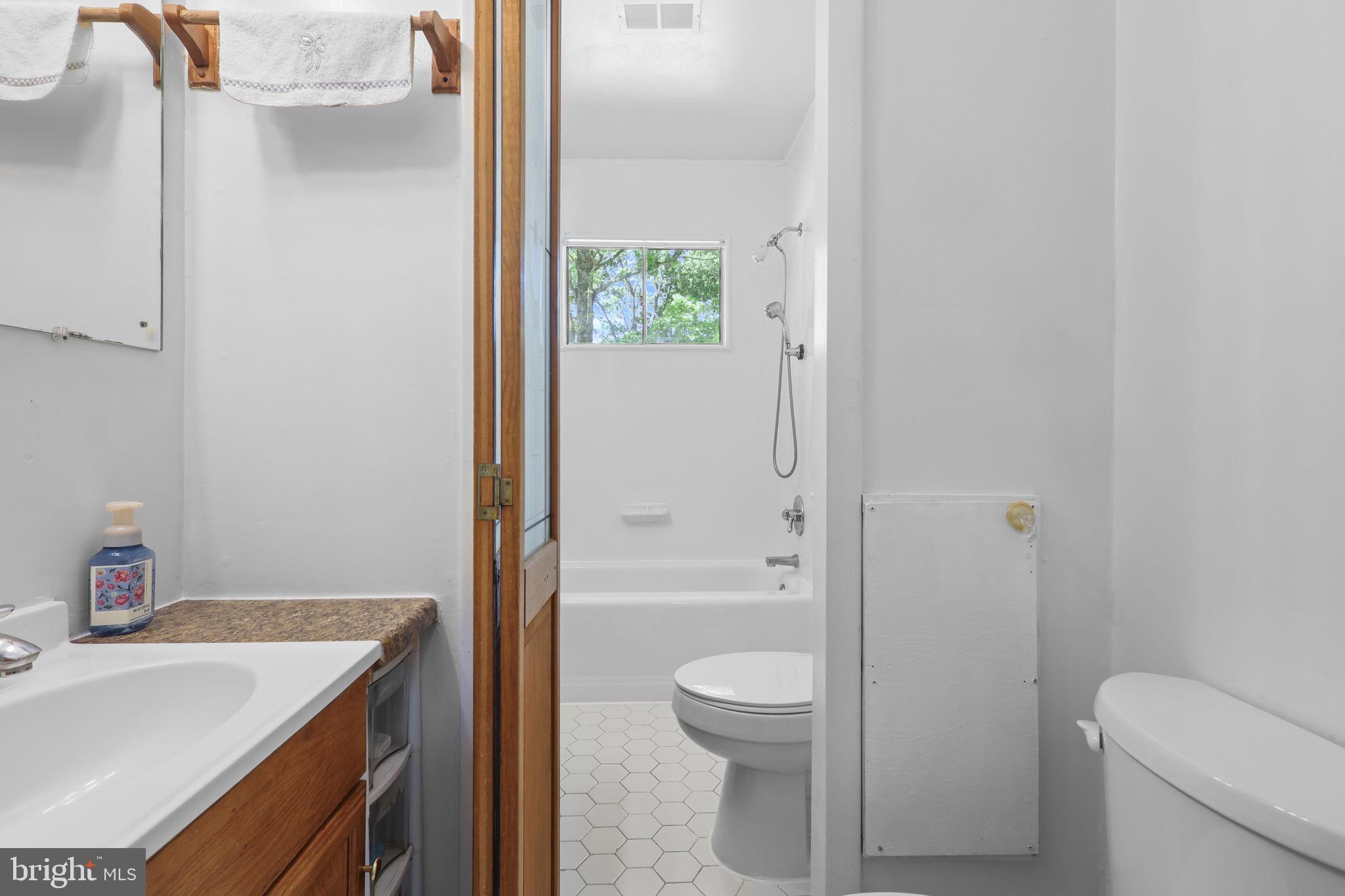 1406 Jefferson Road Fort Washington, MD 20744 - Photo 20 of 48 Bathroom