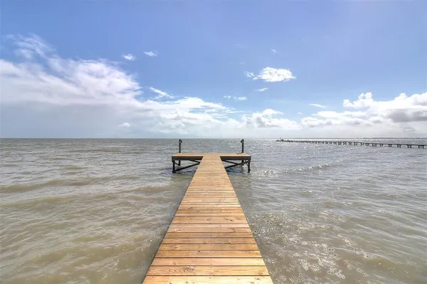 a view of a terrace with sky view