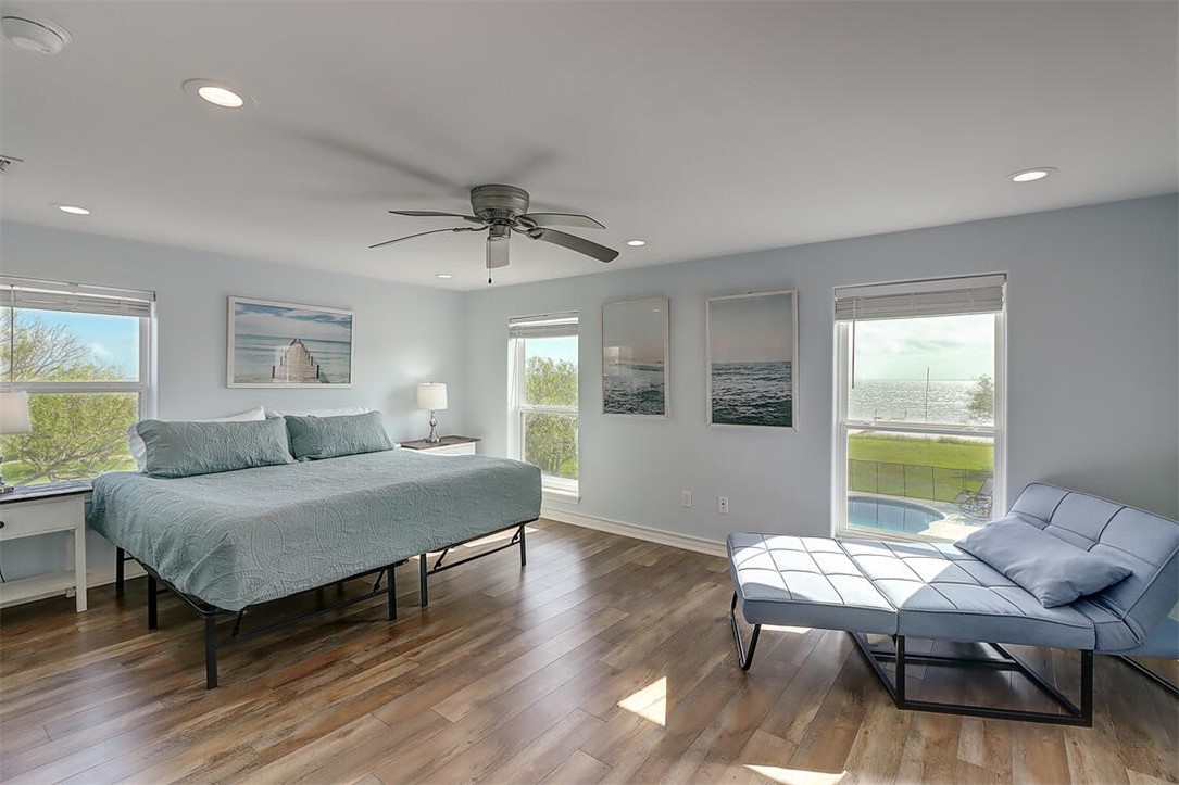 1010 1st Street Bayside, TX 78340 - Photo 33 of 40 a living room with furniture and a window