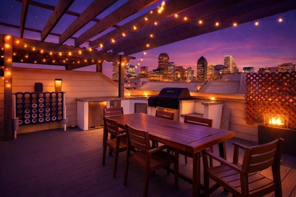 2311 Clark Street has an amazing rooftop deck that offers spectacular Downtown views.