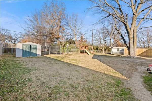 $190,000 | 2508 West 8th Street, Coffeyville, KS 67337