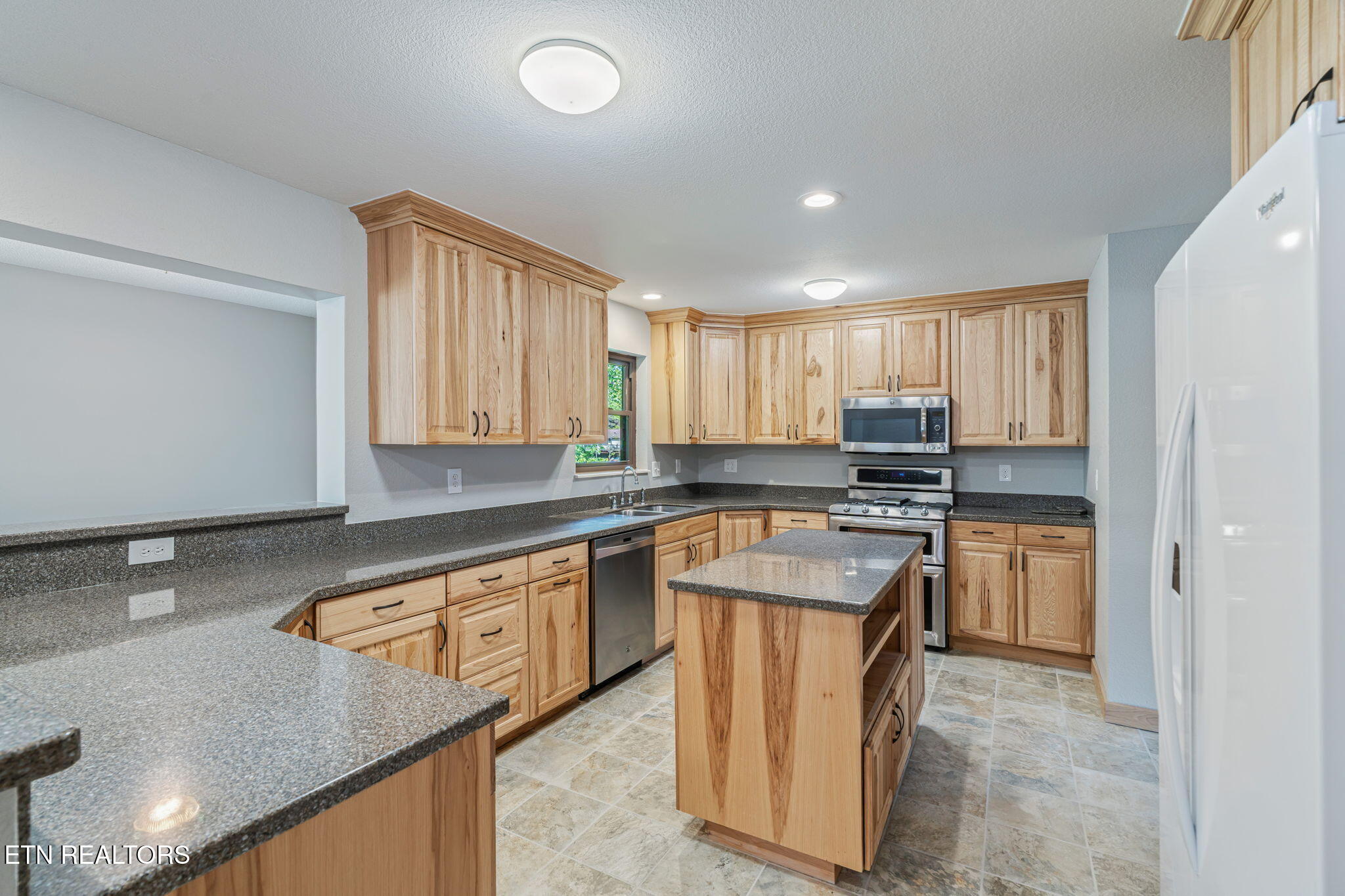 206 Lakeview Lane Oak Ridge, TN 37830 - Photo 19 of 59 28-web-or-mls-206 Lakeview Lane-23