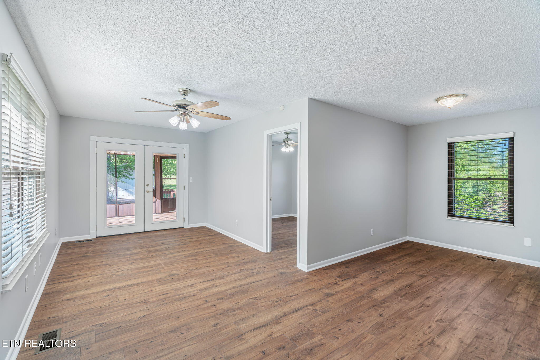 206 Lakeview Lane Oak Ridge, TN 37830 - Photo 21 of 59 33-web-or-mls-206 Lakeview Lane-28