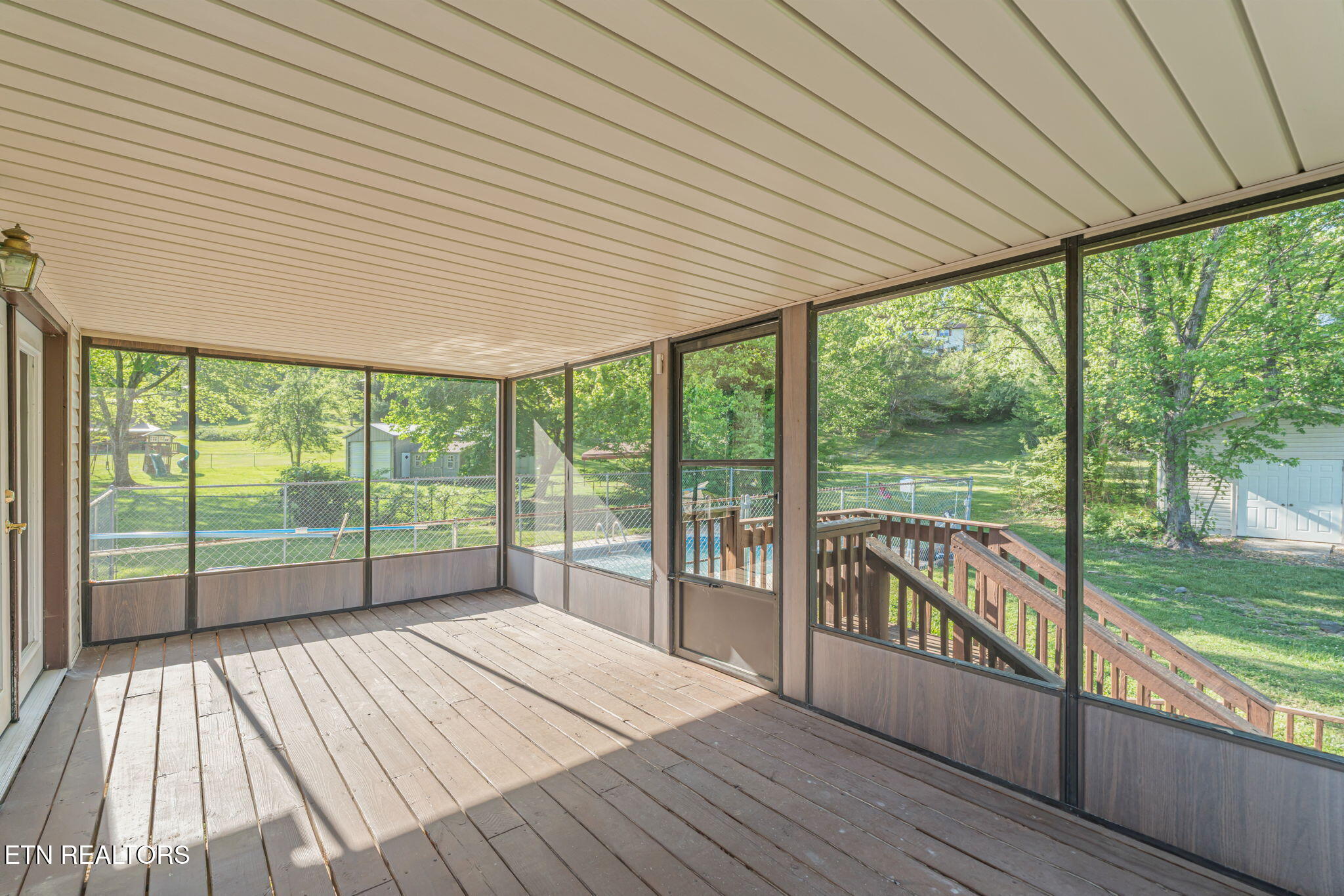 206 Lakeview Lane Oak Ridge, TN 37830 - Photo 23 of 59 39-web-or-mls-206 Lakeview Lane-34