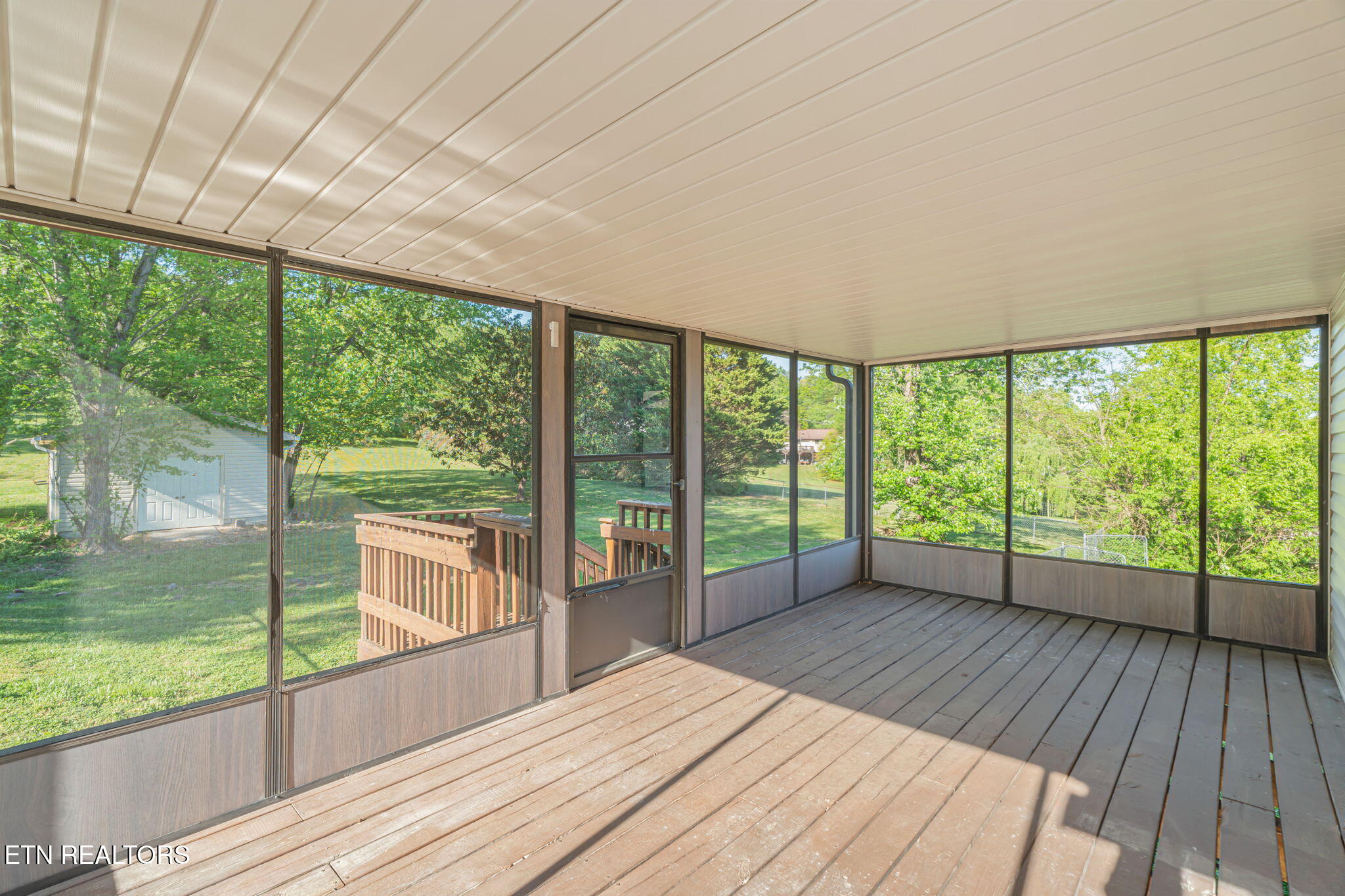 206 Lakeview Lane Oak Ridge, TN 37830 - Photo 24 of 59 38-web-or-mls-206 Lakeview Lane-33