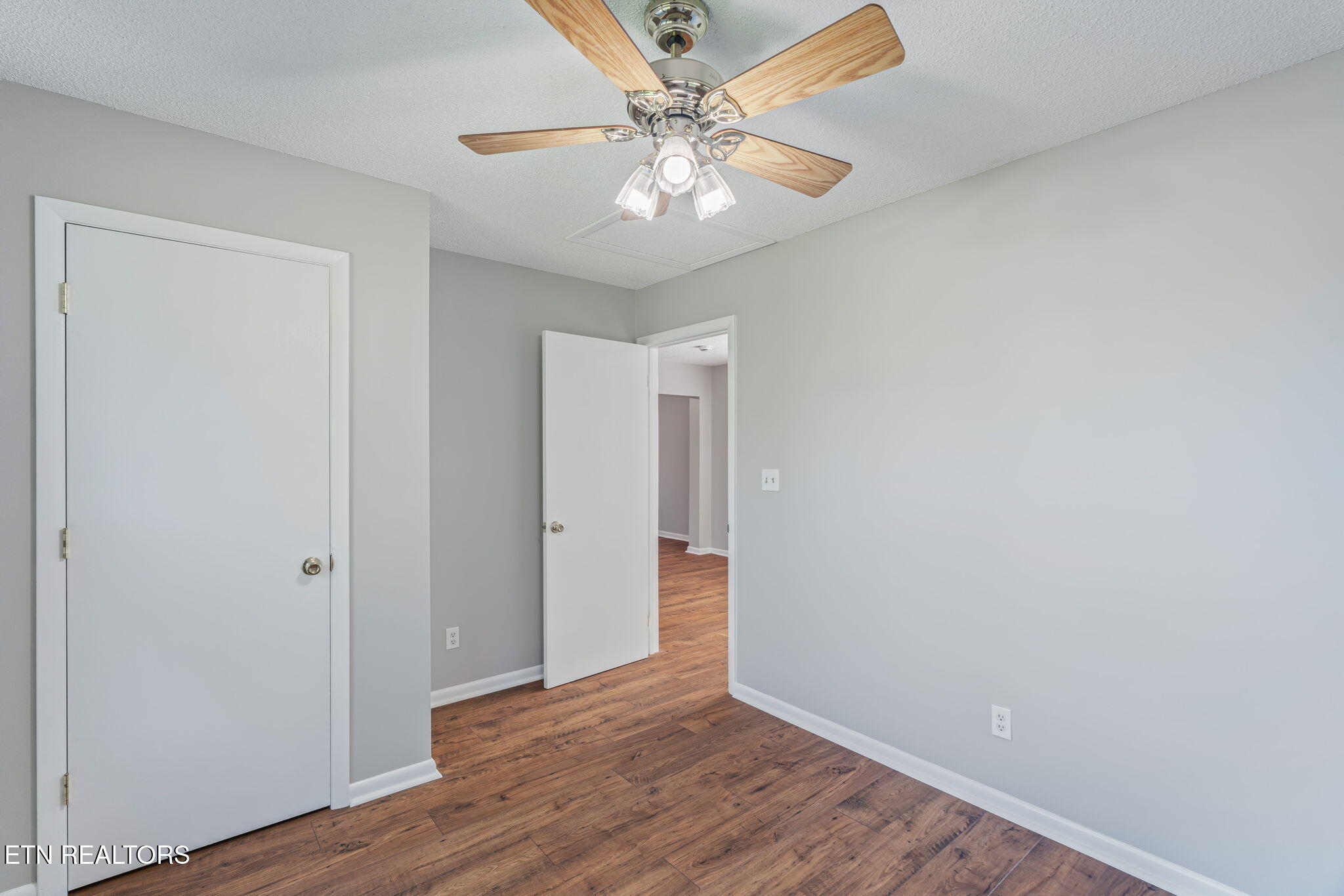 206 Lakeview Lane Oak Ridge, TN 37830 - Photo 27 of 59 37-web-or-mls-206 Lakeview Lane-32