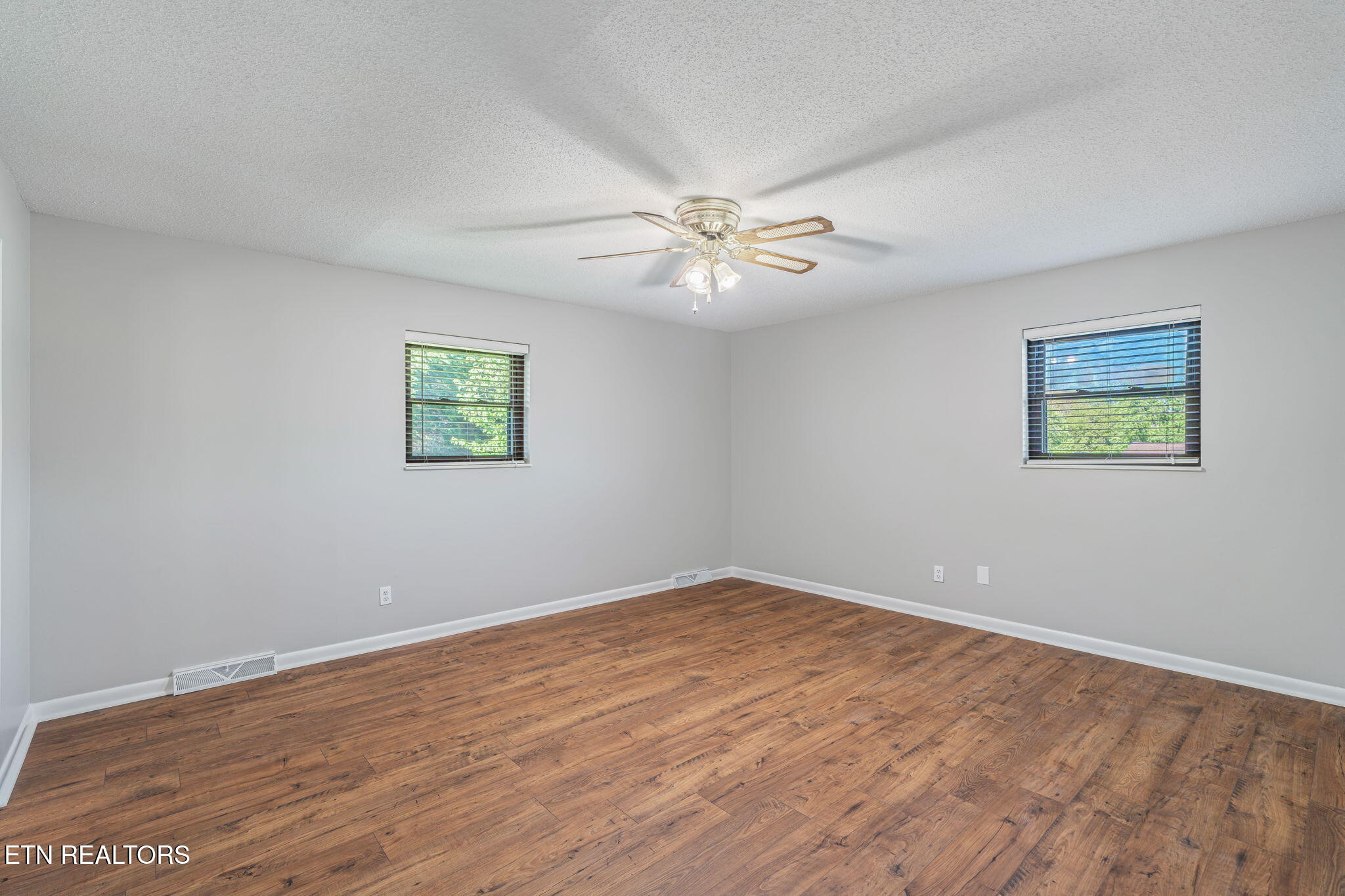 206 Lakeview Lane Oak Ridge, TN 37830 - Photo 29 of 59 48-web-or-mls-206 Lakeview Lane-43