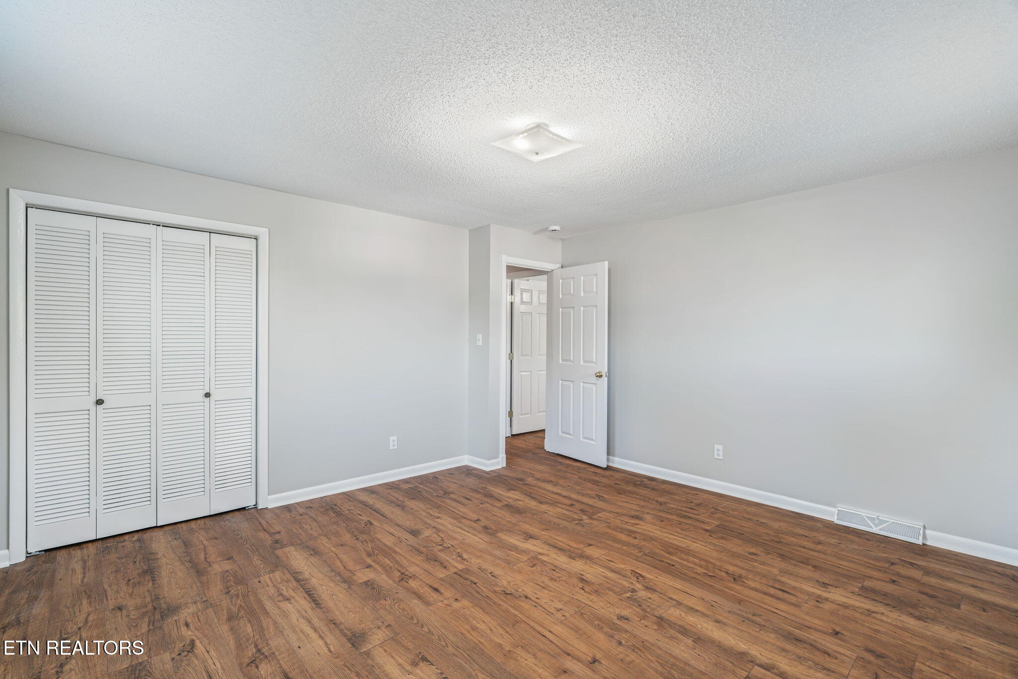 206 Lakeview Lane Oak Ridge, TN 37830 - Photo 37 of 59 44-web-or-mls-206 Lakeview Lane-39