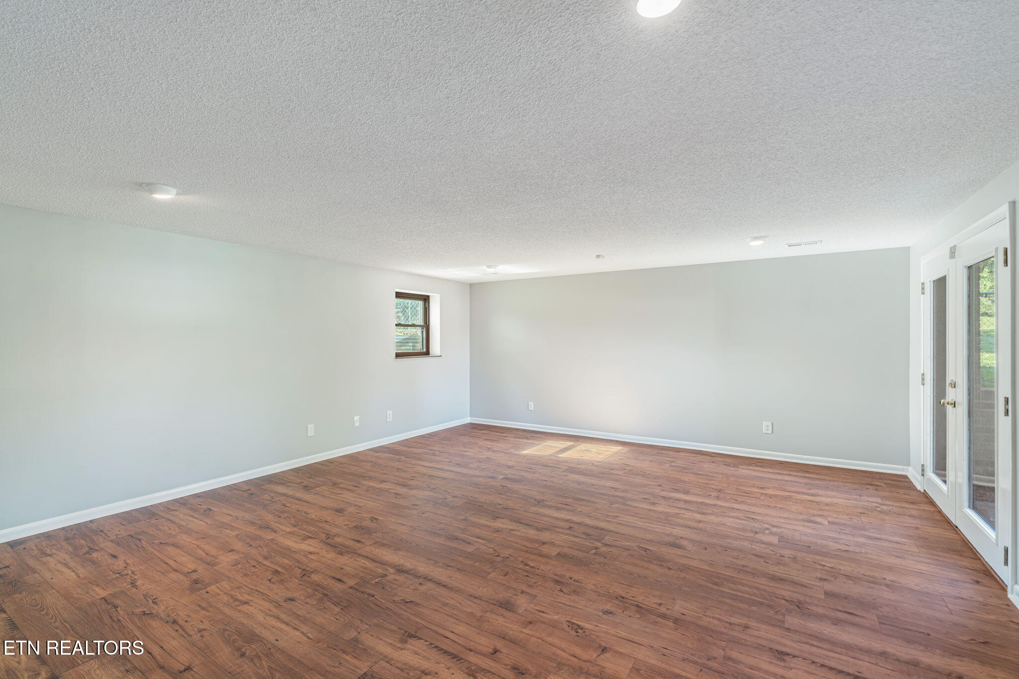 206 Lakeview Lane Oak Ridge, TN 37830 - Photo 48 of 59 13-web-or-mls-206 Lakeview Lane-8
