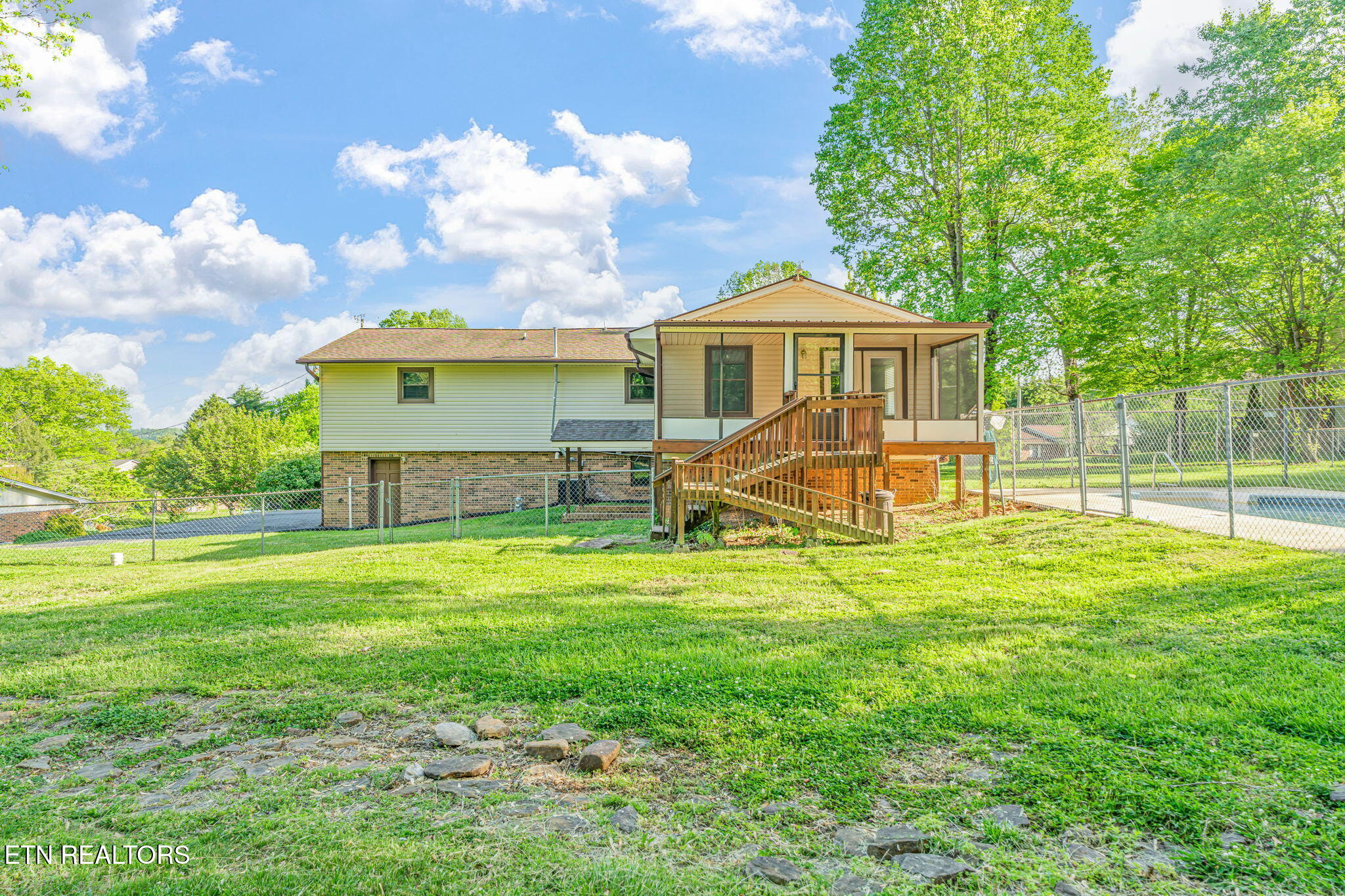 206 Lakeview Lane Oak Ridge, TN 37830 - Photo 49 of 59 62-web-or-mls-206 Lakeview Lane-57