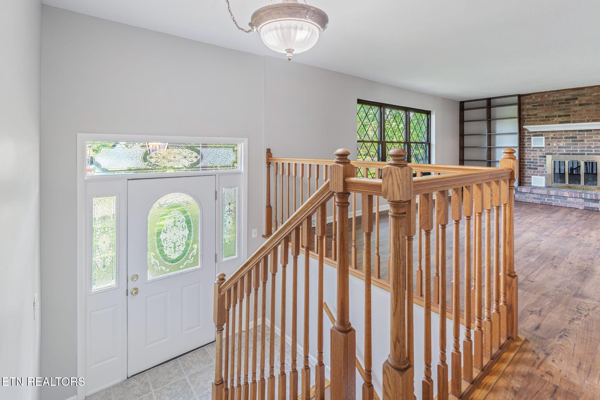 206 Lakeview Lane Oak Ridge, TN 37830 - Photo 6 of 59 18-web-or-mls-206 Lakeview Lane-13