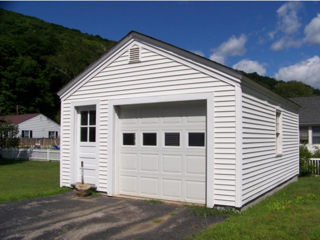 9 Elm Street Rockingham, VT 05101 - Photo 3 of 21