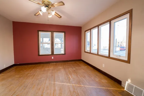 $204,900 | 235 West Vine Street, Mondovi, WI 54755
