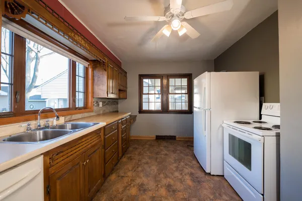 $204,900 | 235 West Vine Street, Mondovi, WI 54755