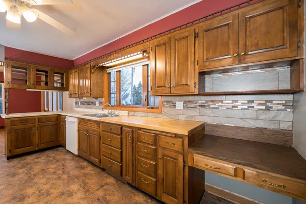 $204,900 | 235 West Vine Street, Mondovi, WI 54755
