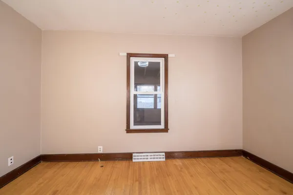 $204,900 | 235 West Vine Street, Mondovi, WI 54755