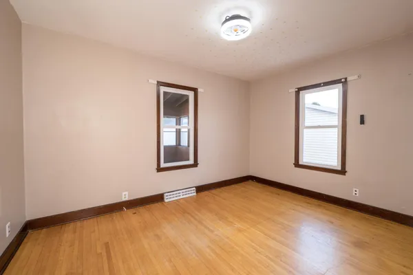 $204,900 | 235 West Vine Street, Mondovi, WI 54755